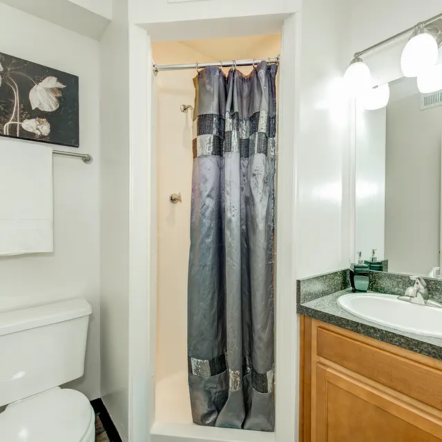 College Courts of Nora