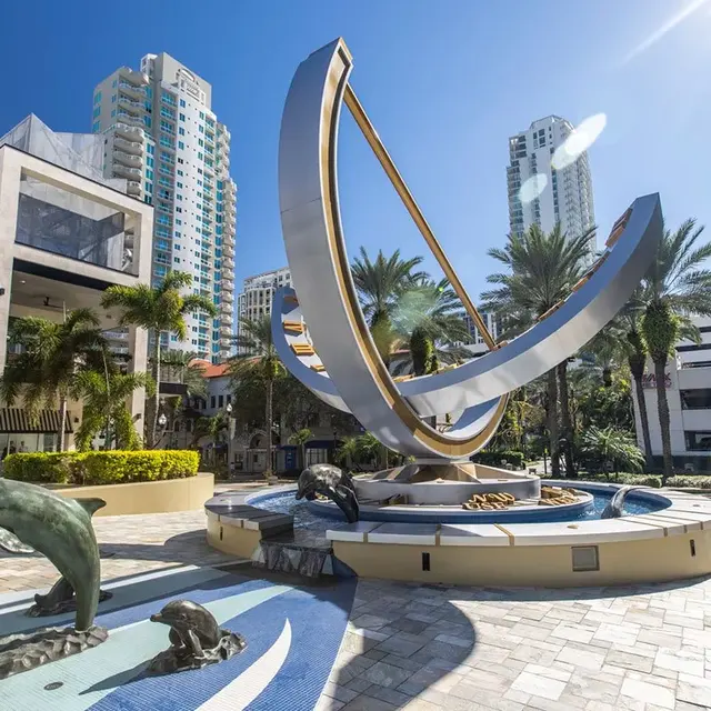 Vantage St Pete - City, Urban, Downtown