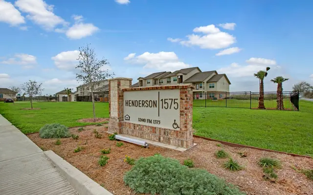 Henderson 1575 Henderson 1575 - Lawn, Park