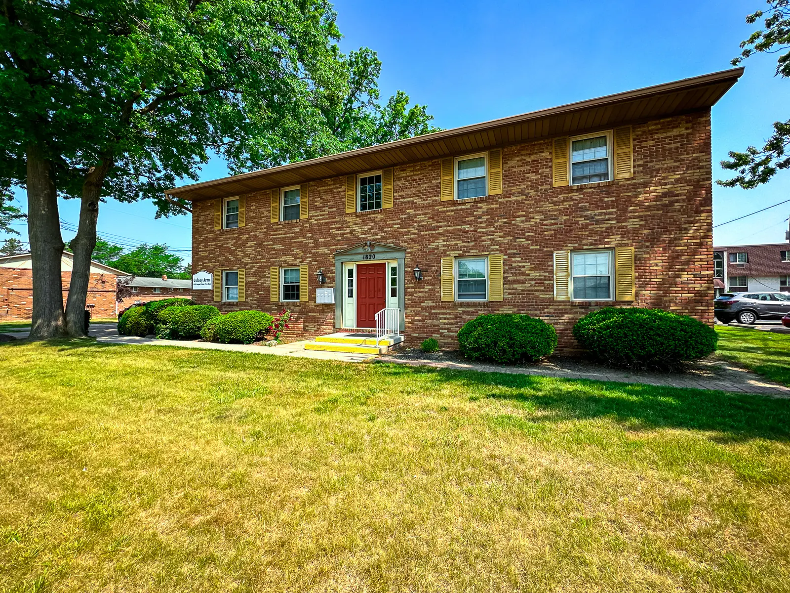 Colony Arms - Grass, Plant, Lawn
