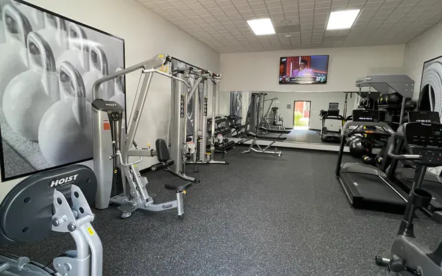 Posada Del Rio Apartments - Monitor, Screen, Working Out