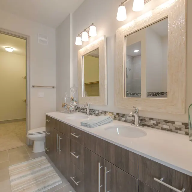 The Hamilton The Hamilton - Floor