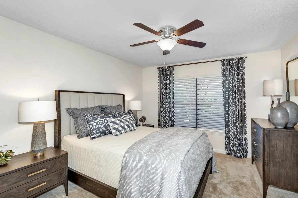 Weston Ranch - Ceiling Fan, Appliance, Bed