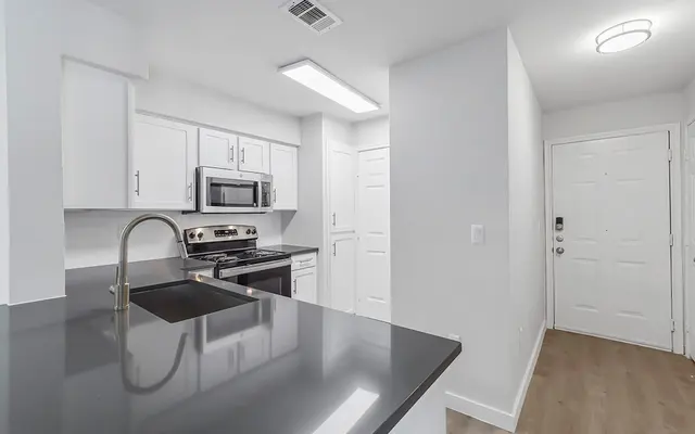 Lakeside Apartments - Room