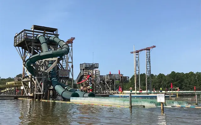 Church Street Apartments - Amusement Park, Fun, Theme Park