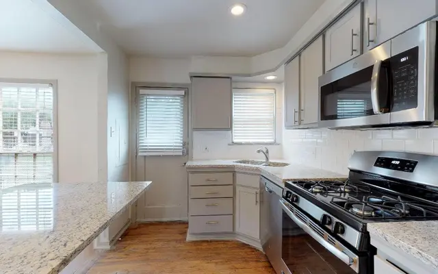 6015 Reiger - Oven, Room