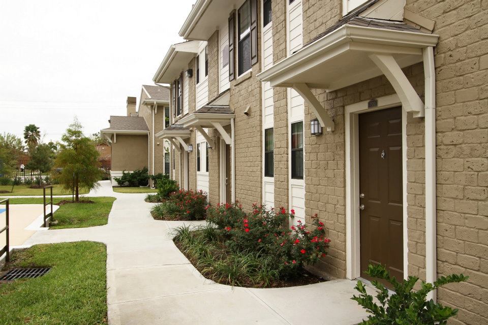 Villa del Prado Full site - Plant, Door, Neighborhood