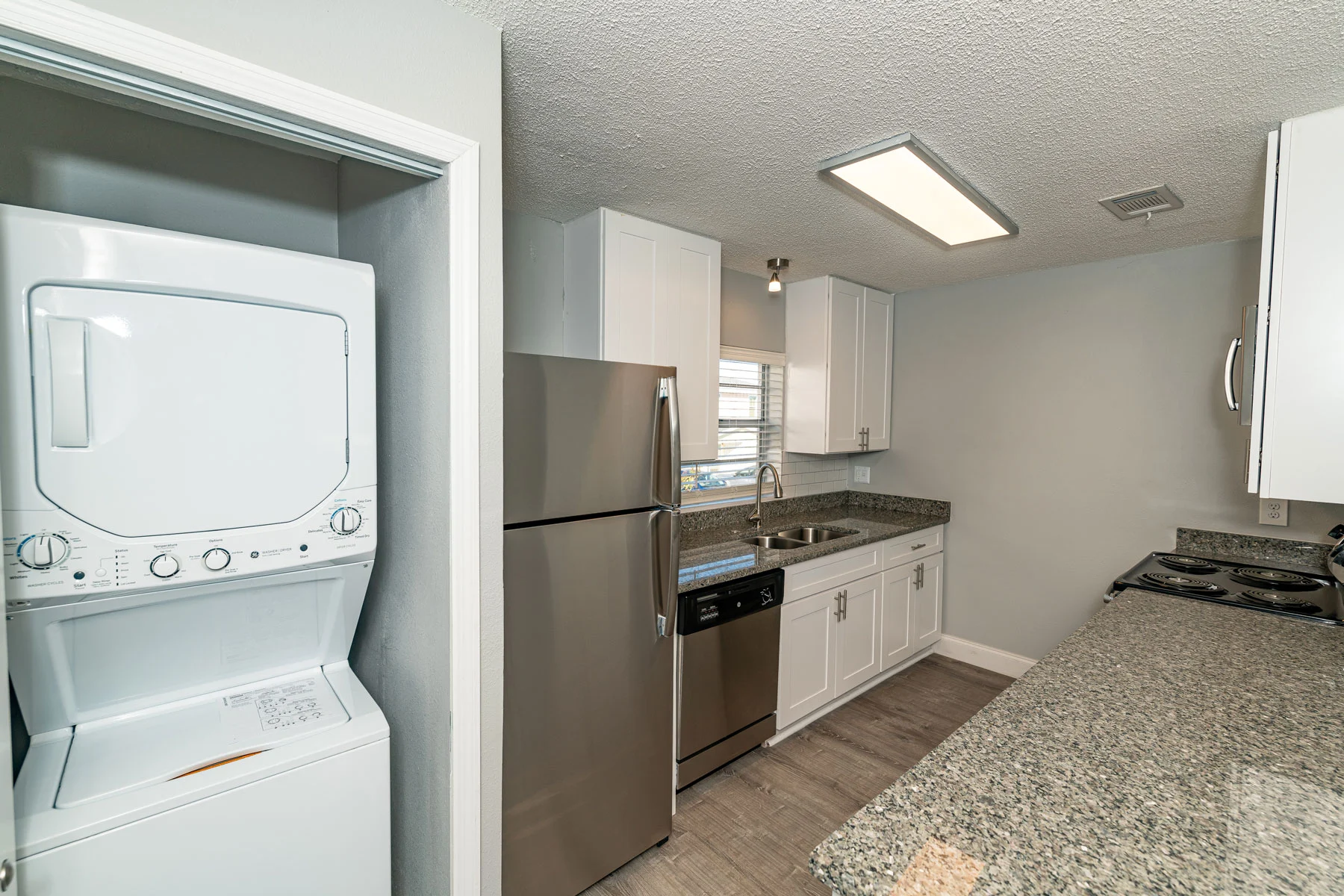 Seaside Apartments​ - Kitchen Area