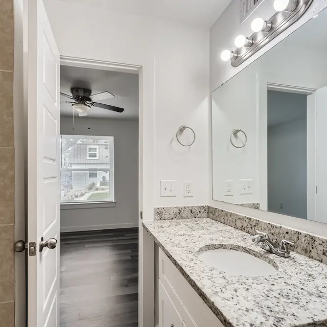 Mueller Crossing - Corner, Sink, Sink Faucet