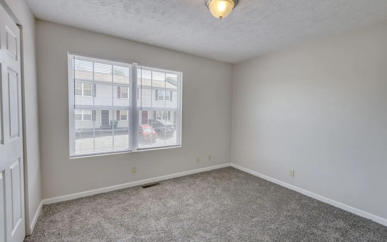 Willow Run Apartments - Floor, Corner, Flooring