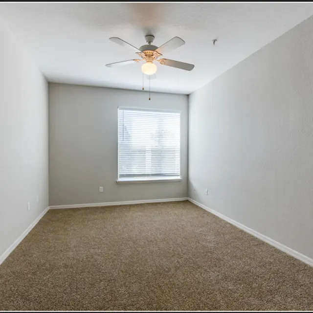 The Flats at Avalon Park - Corner, Floor, Indoors