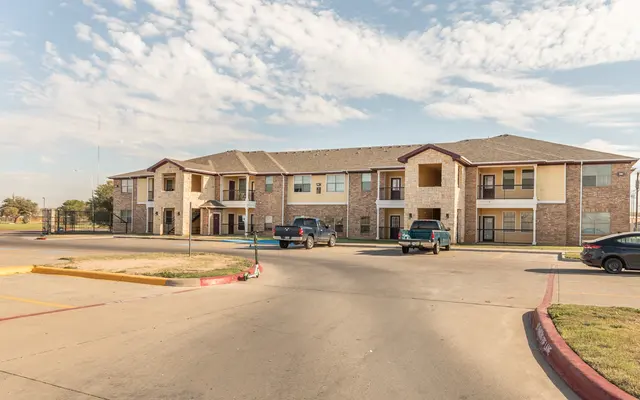 Estrada South II - Suburb, Car, Building