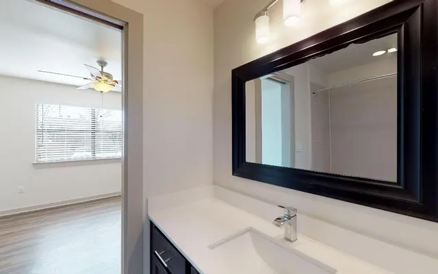 Apartments at M-Streets - Corner