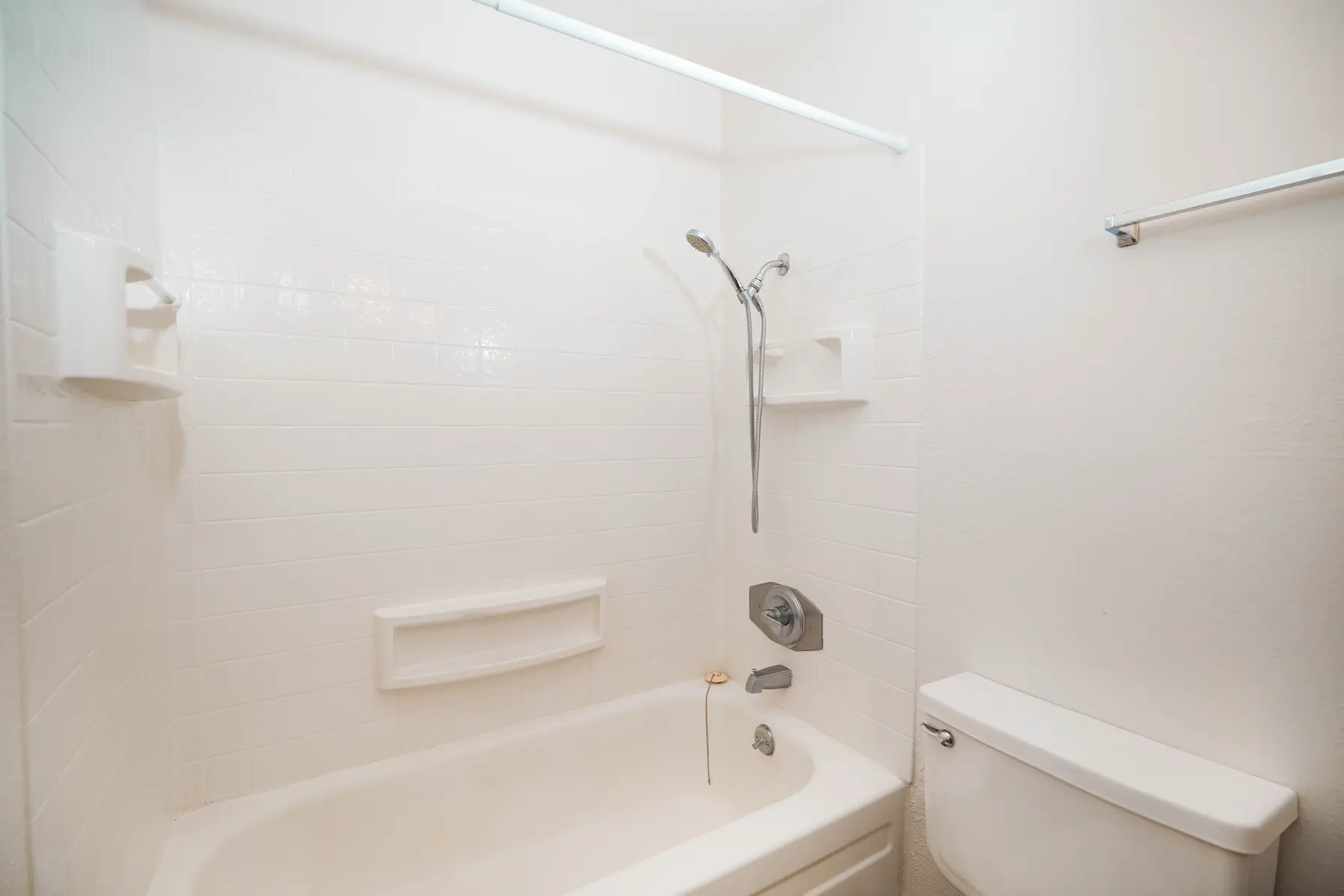 Creekside Oaks - Bathing, Indoors, Bathtub