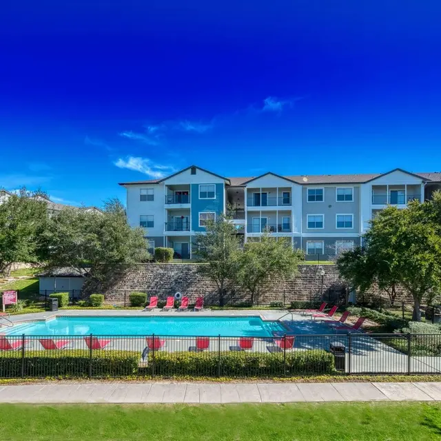 Saddle Ridge Saddle Ridge - Apartment Complex, Building