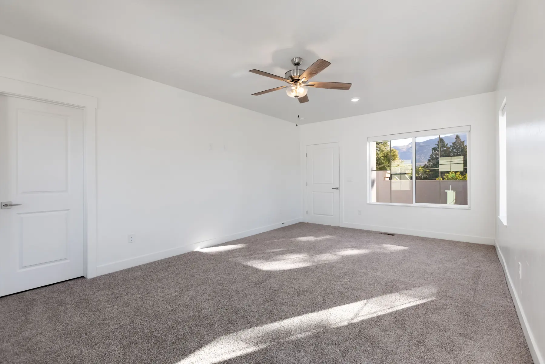 L59 Apartments L59 Apartments - Corner, Floor, Appliance