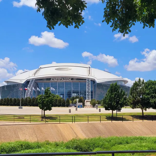 The Bowen of Arlington - Flag, Arena, Building