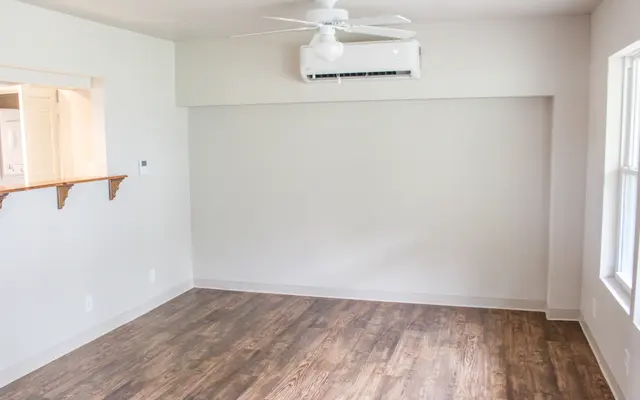 Mountain View Heights - Corner, Floor, Flooring