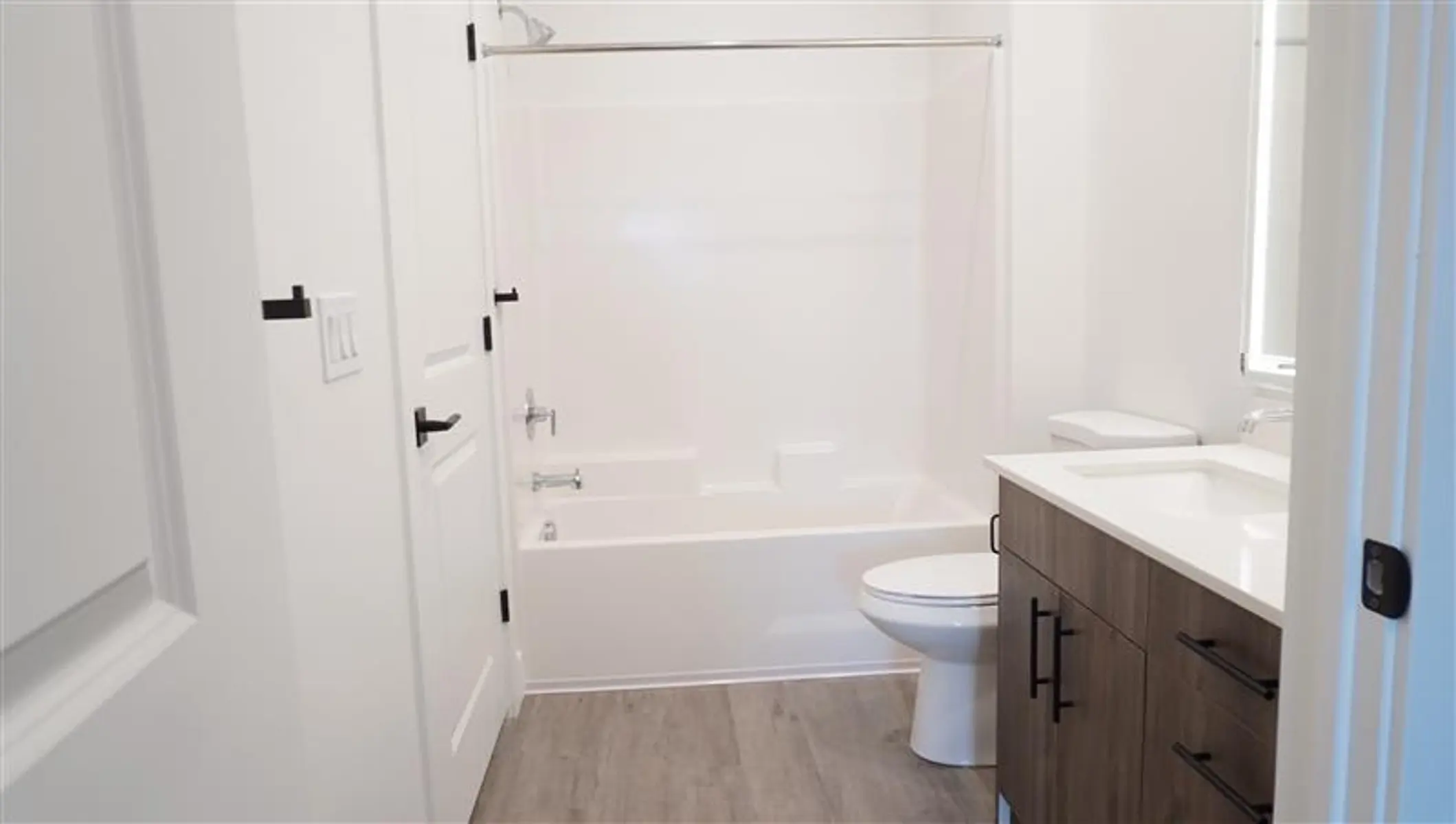 L59 Apartments - Indoors, Sink