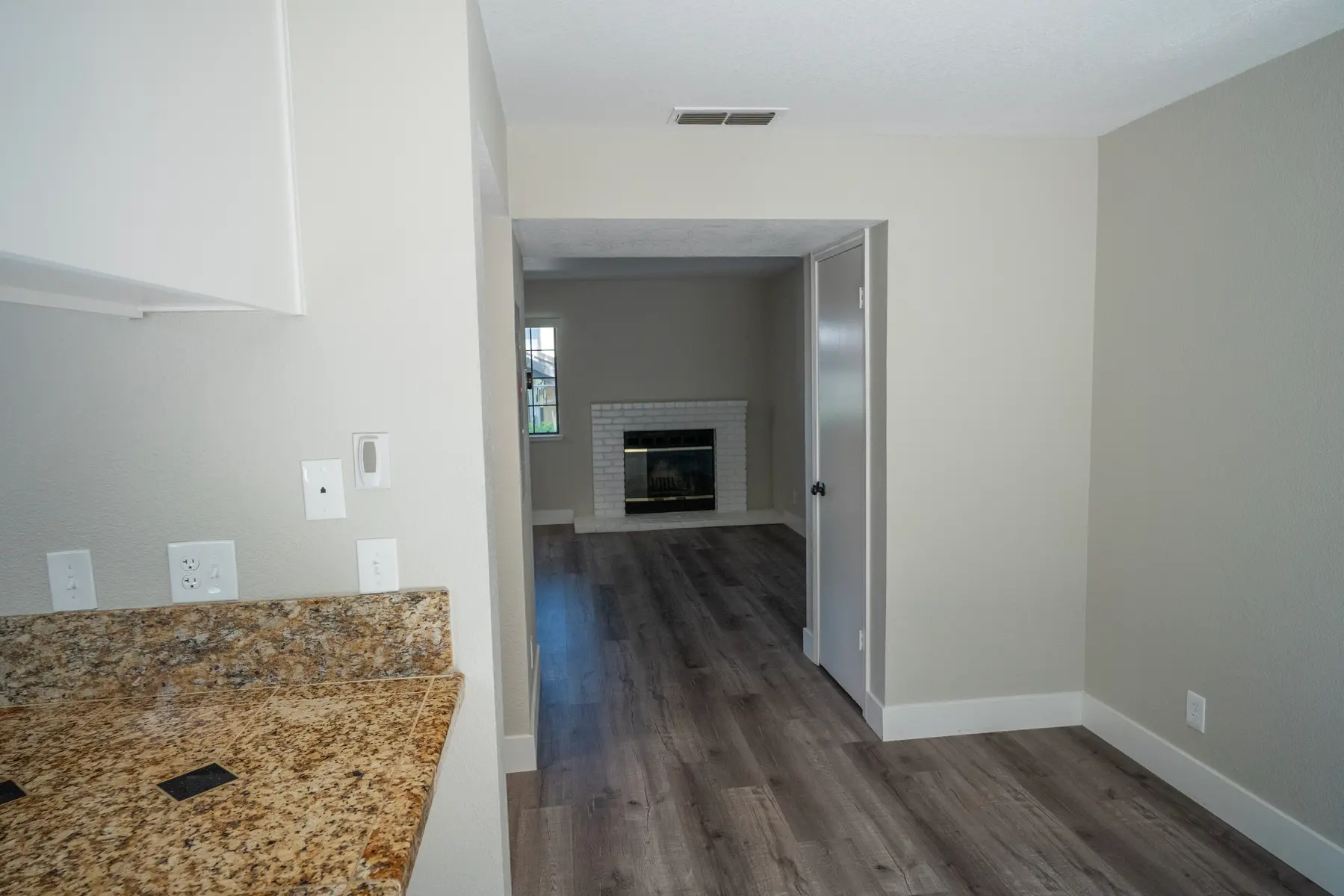 Cedar Court - Wood, Floor