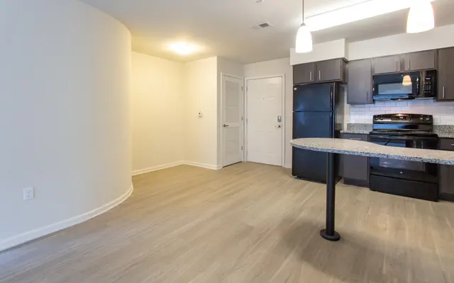 Casañas Village Apartments - Room, Flooring