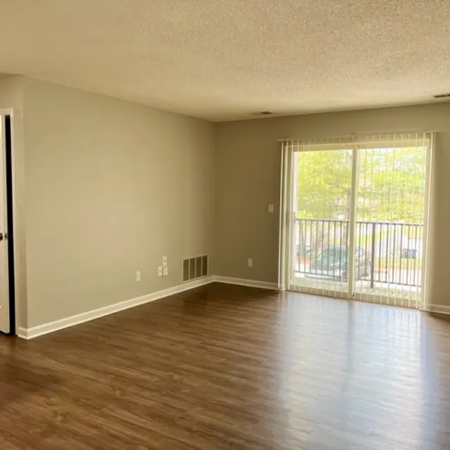 Day Garden Apartments - Floor, Flooring, Corner
