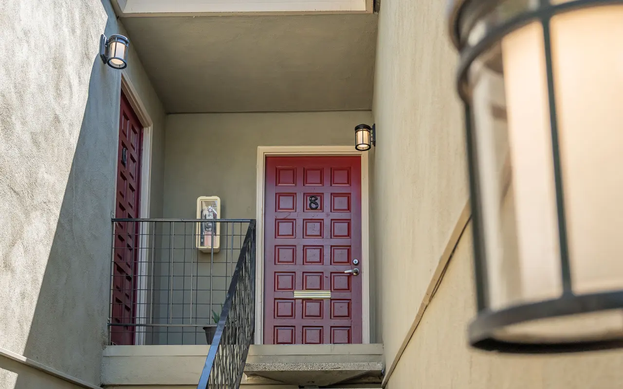 2712 E Street - Handrail, Railing, Door