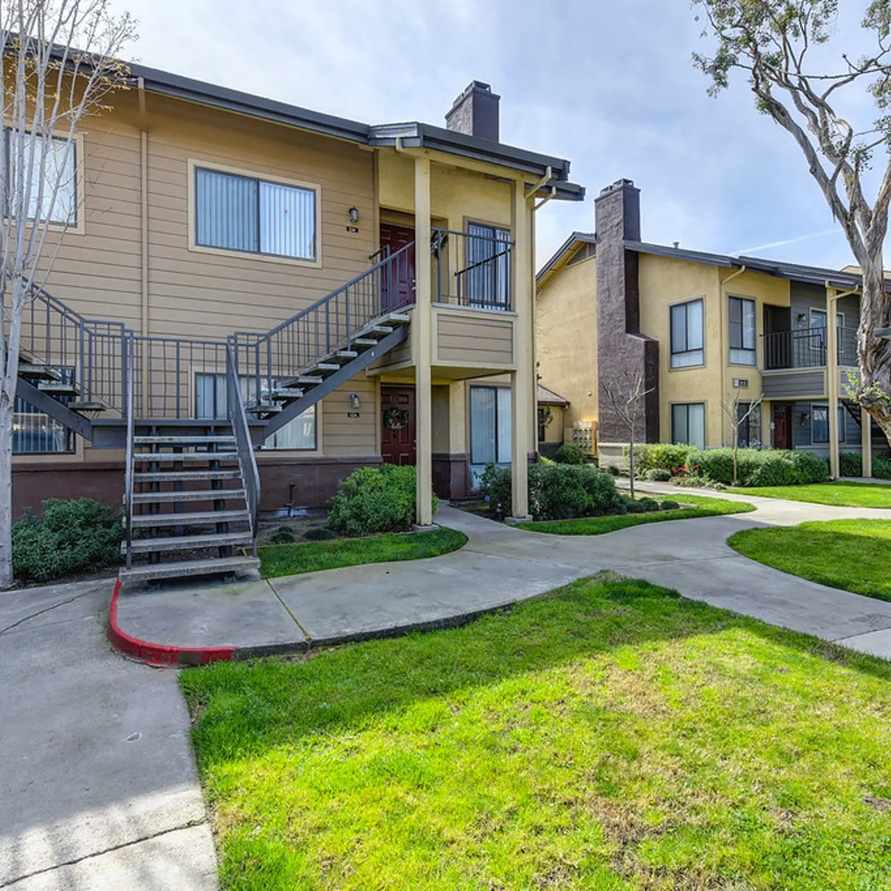 Avalon Place - Building, Lawn