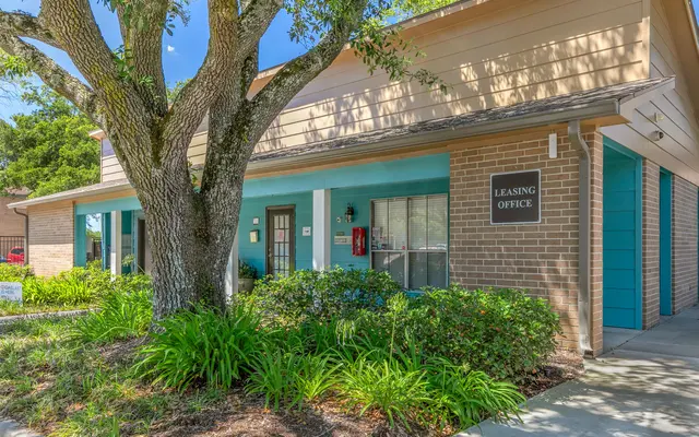 Leasing Office Leasing Office