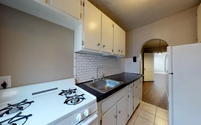 Marquita Court Apartments - Room, Floor