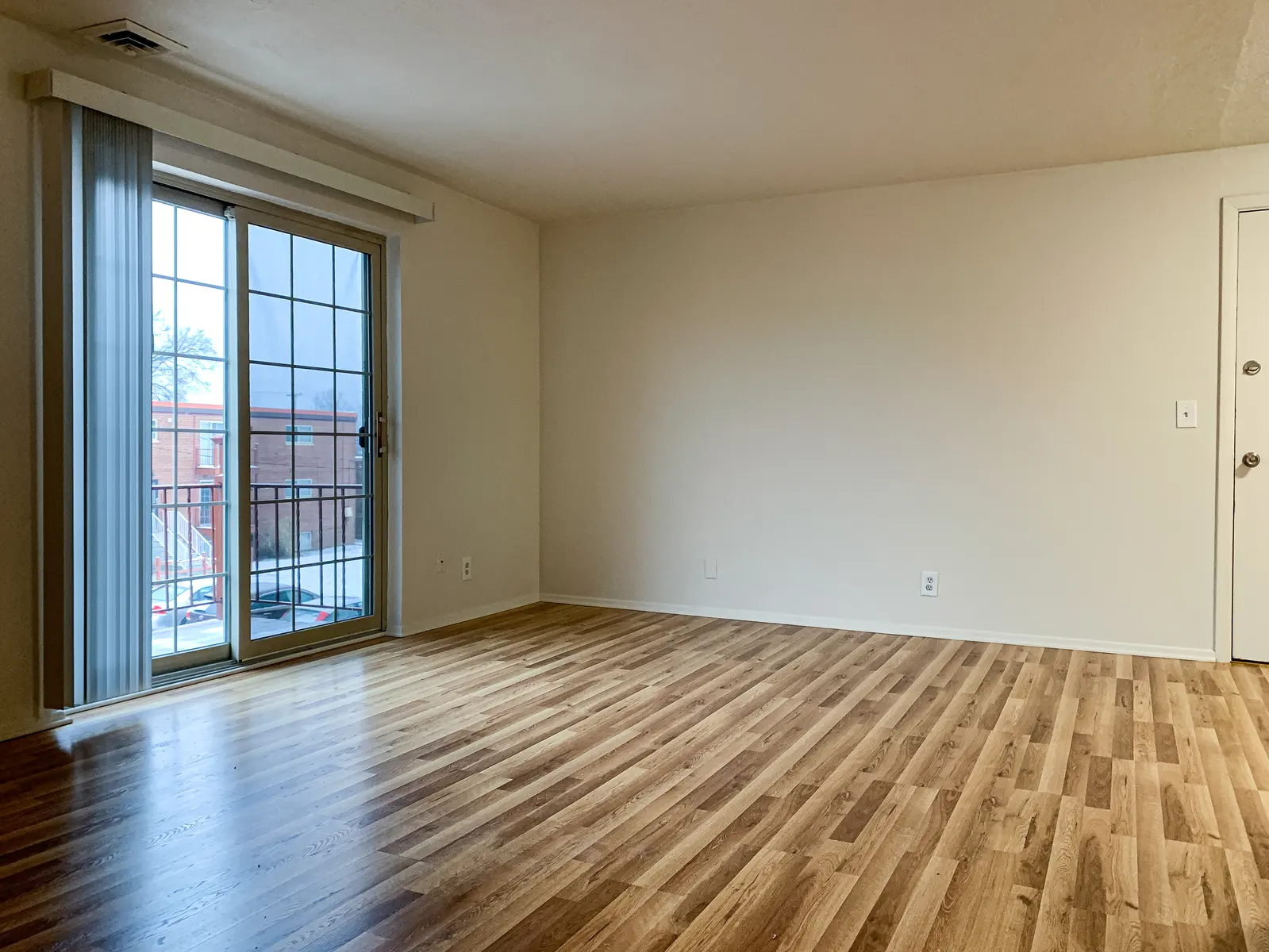 Pentamen Arms - Floor, Indoors, Interior Design