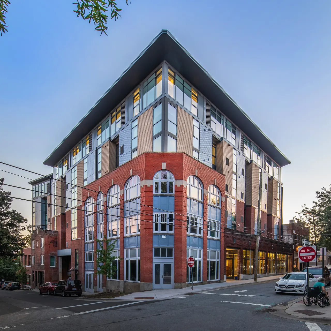 Eagle Market Place - City, Urban, Condo