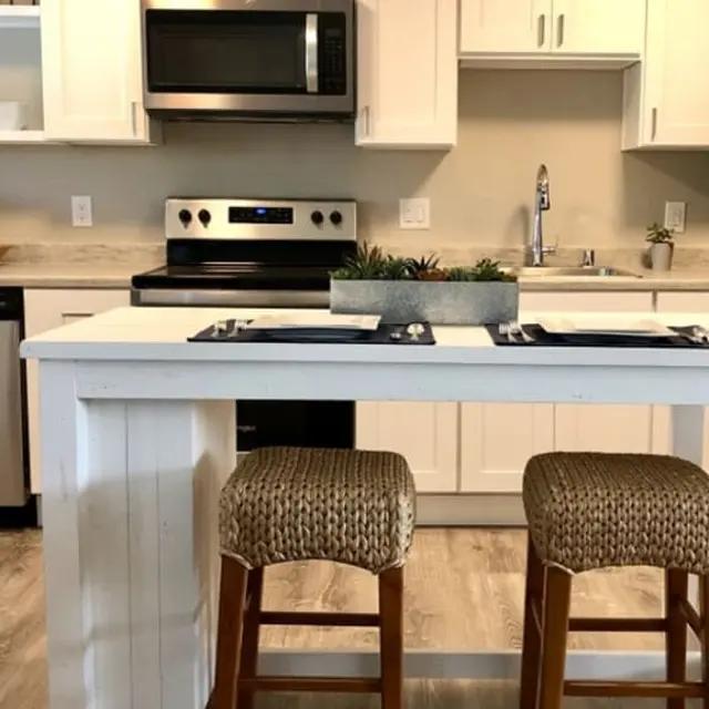 Brio - Oven, Room, Chair