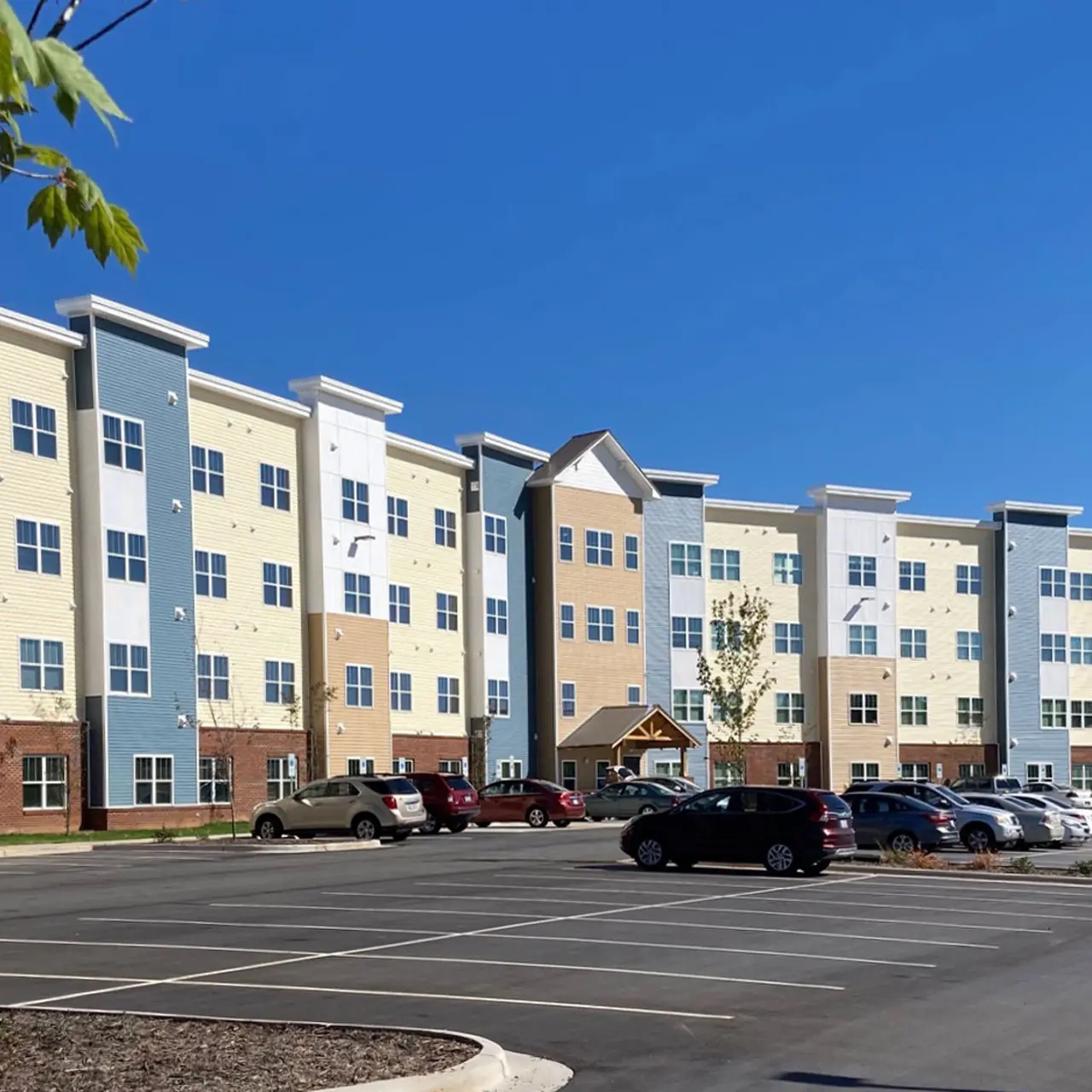 Lodge at Hickory - Building, Building Complex, Car