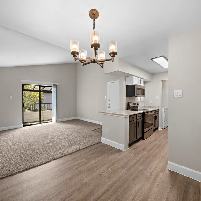 6Ten at Med Center - Floor, Flooring, Chandelier