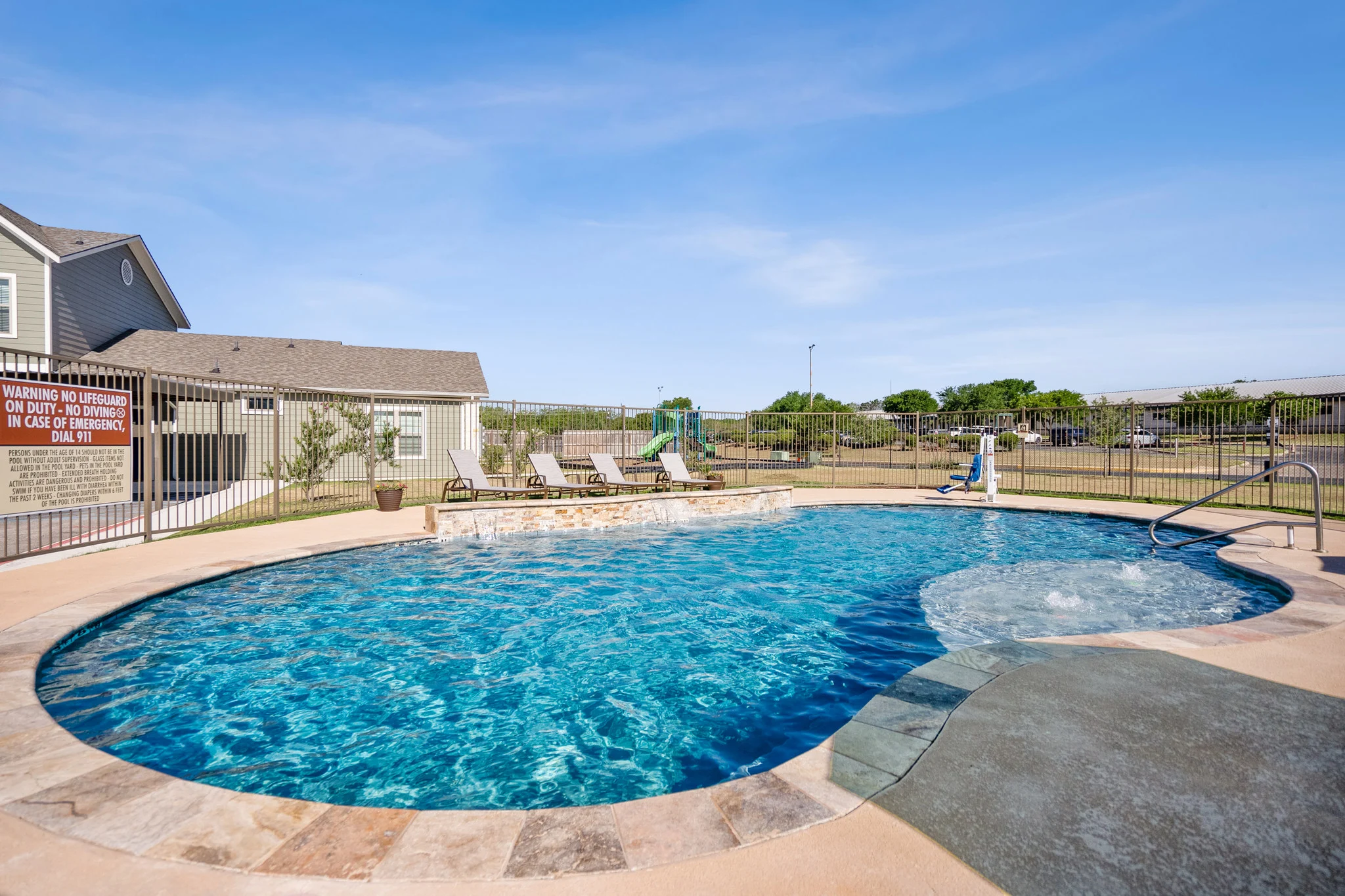 Rolling Hills Townhomes - Pool, Hotel