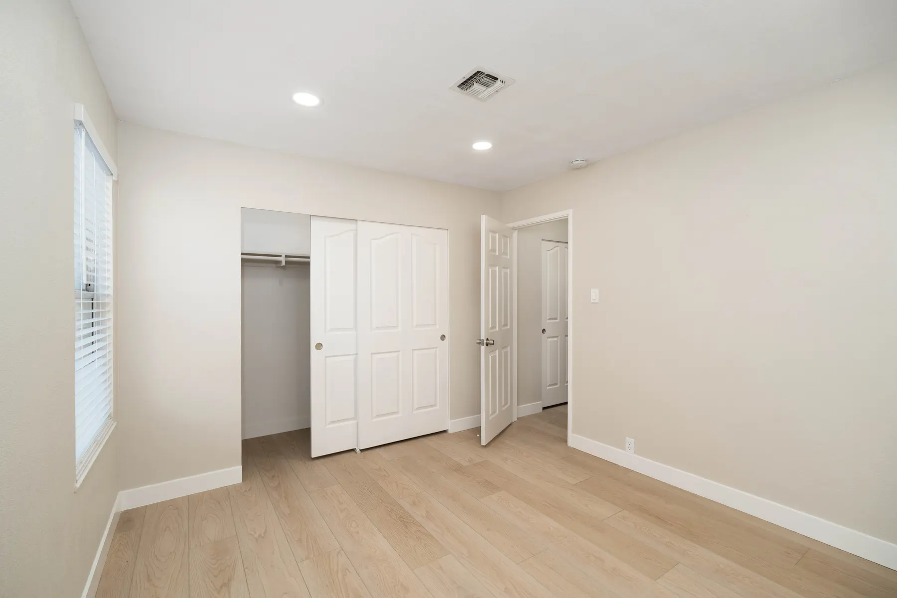 El Camino Duplexes - Corner, Indoors, Interior Design
