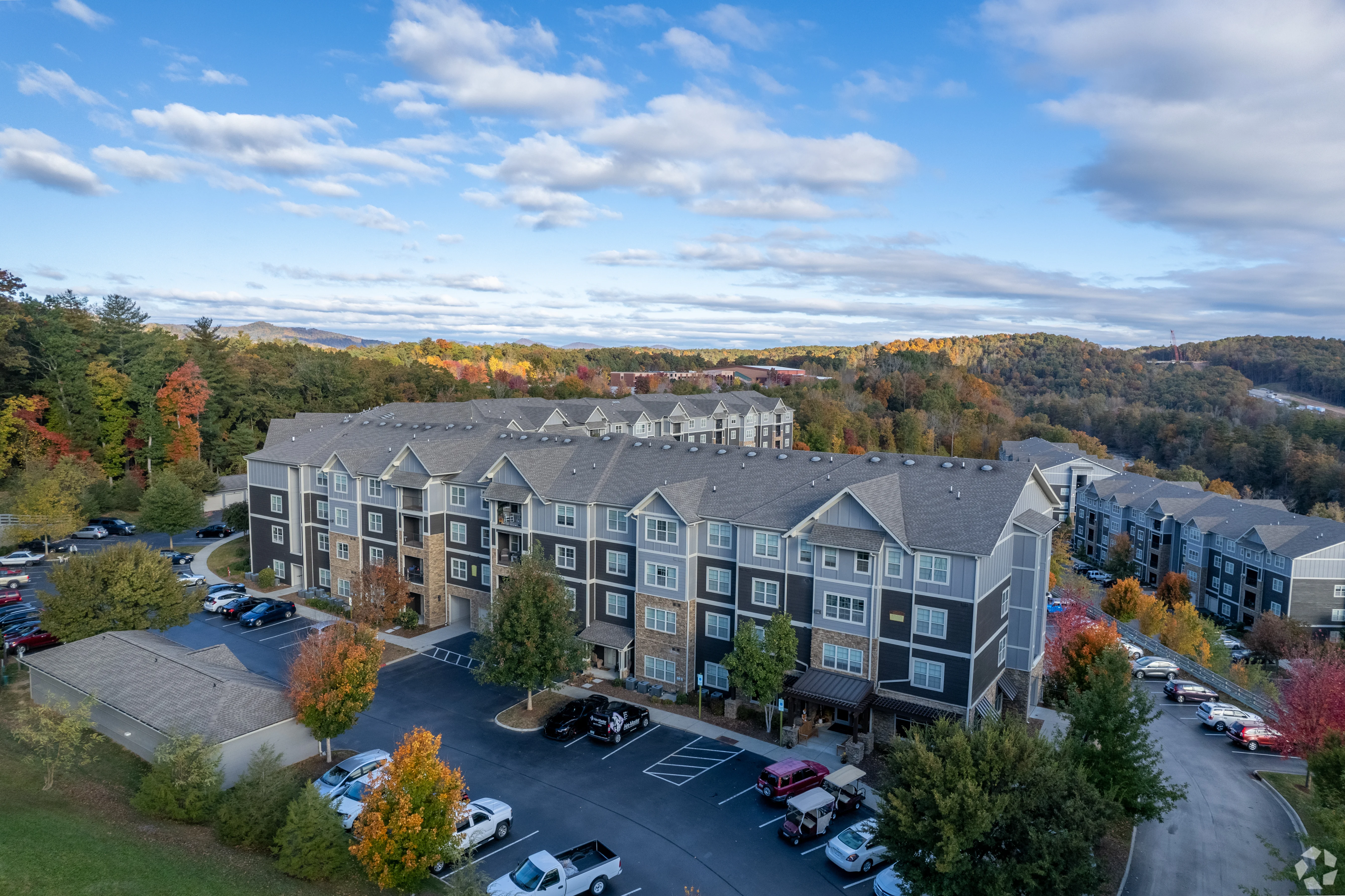 Aventine Asheville - Building, Outdoors, Housing