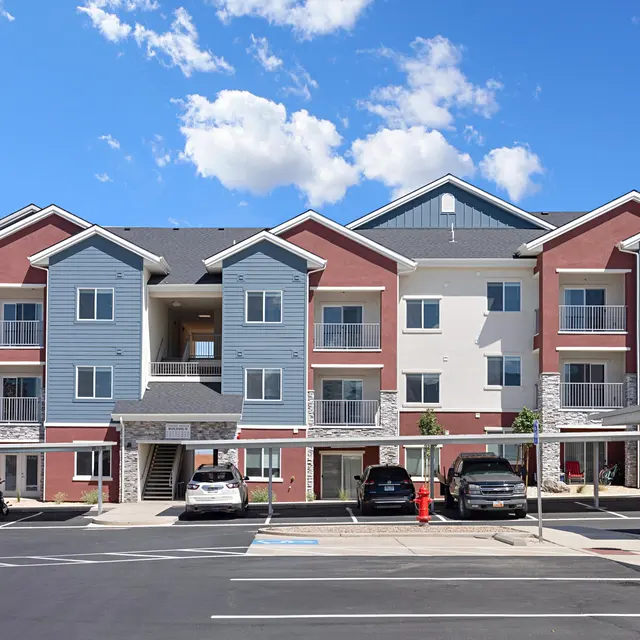 Cascade Springs Apartments - Housing, City, Car