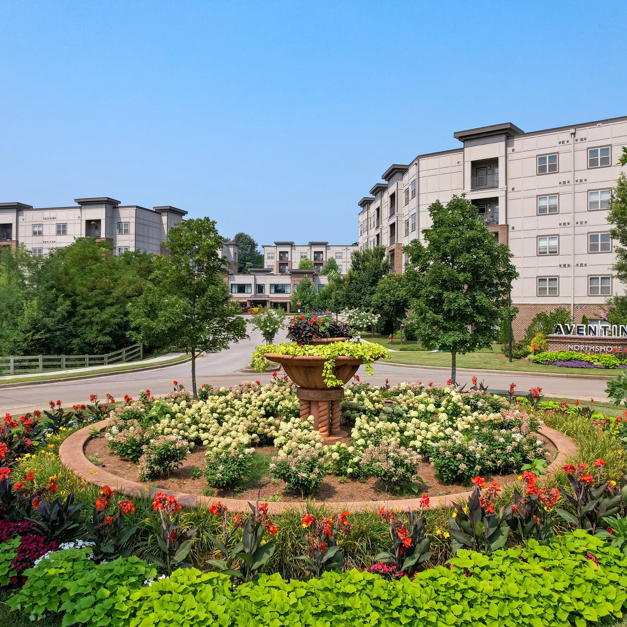 Aventine Northshore - City, Grass, Nature