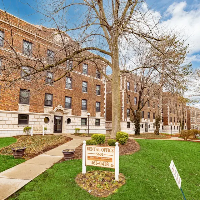 St. Luke's Plaza - City, Urban, Building