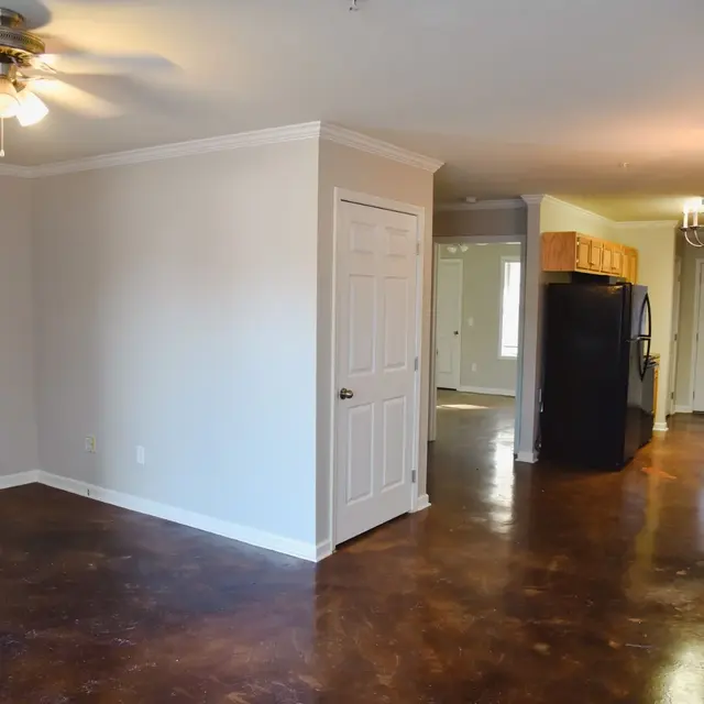 Oak Ridge Apartments Oak Ridge Apartments - Corner, Floor, Flooring
