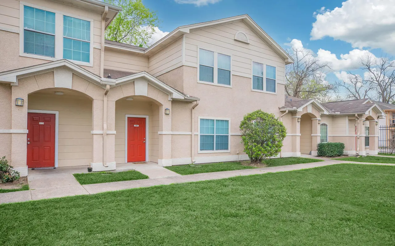 Oak Harbor - Grass, Lawn, House