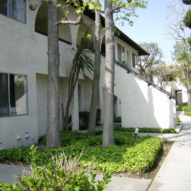 La Casitas Apartments - Path, Walkway, Building