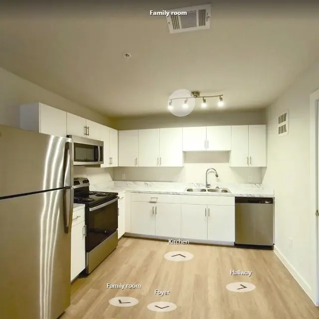 Virtual Tour 2x2-Empty1