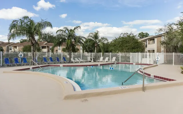 Laguna Park Apartments - Pool