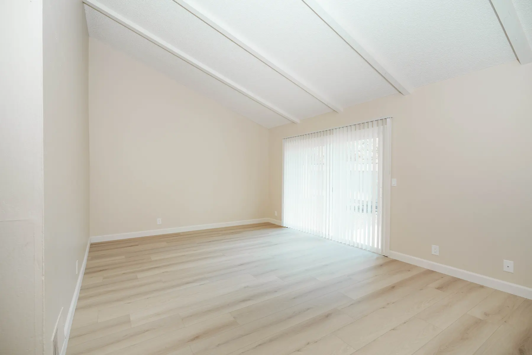 Creekside Oaks - Indoors, Interior Design, Floor