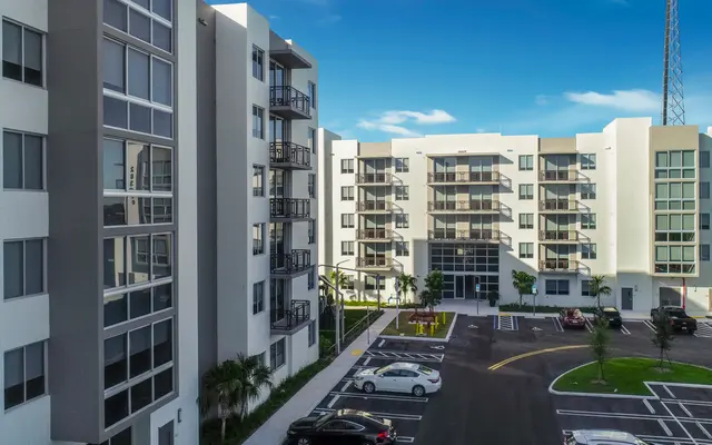 Verbena Apartments - Building, Urban, City