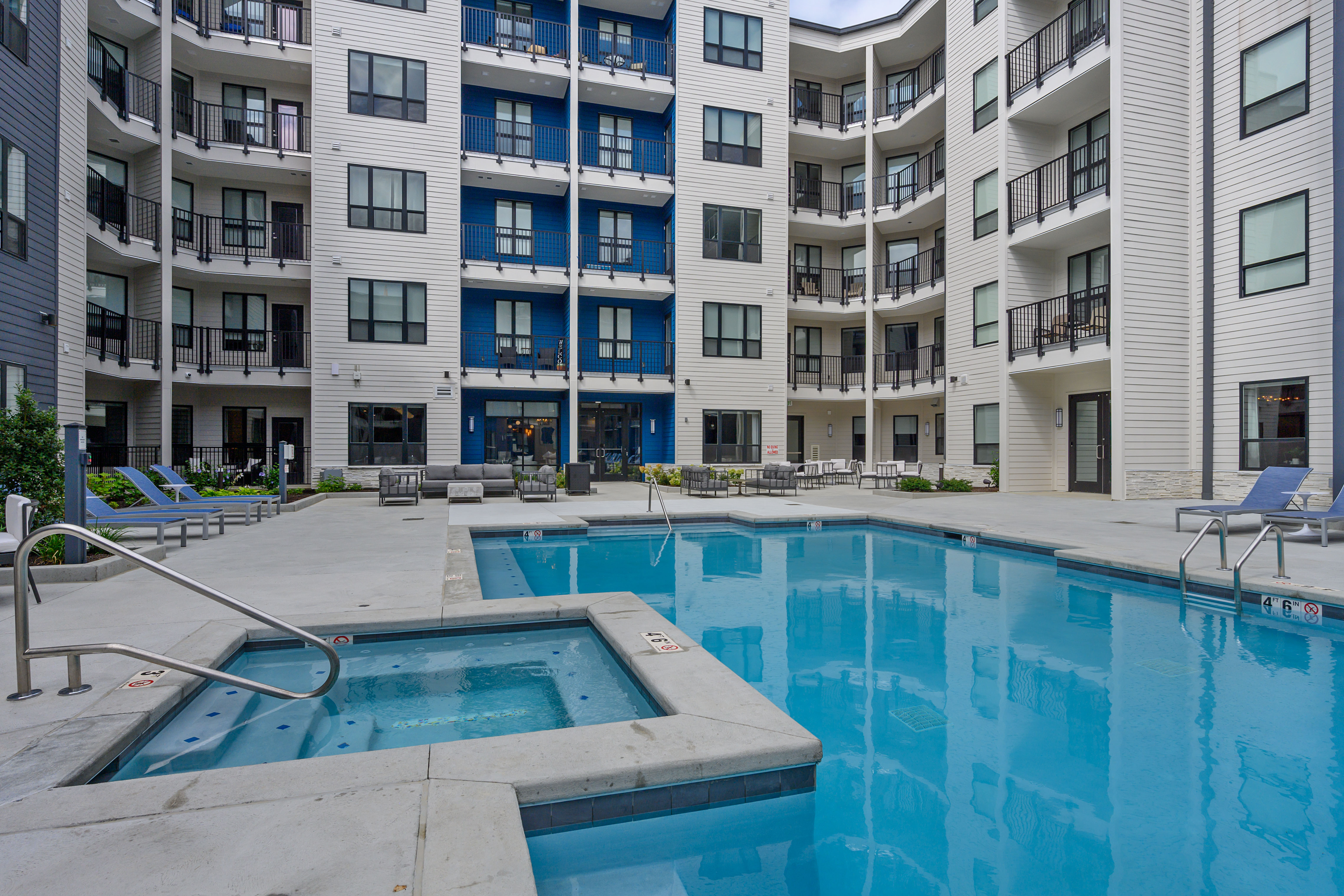 Aspire Kenwood - City, Condo, Apartment Building