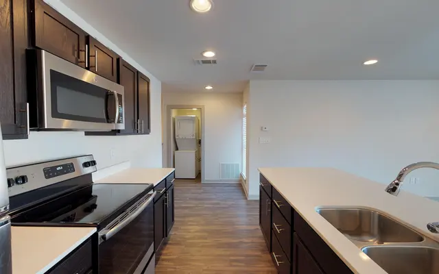 Apartments at M-Streets - Oven, Room, Wood